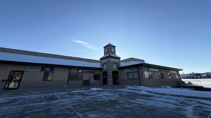 exterior front entrance view of clocktower plaza it hutchinson mn